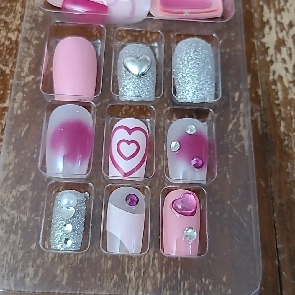 2/$16 Rhinestone Hearts Pink Press on Nails